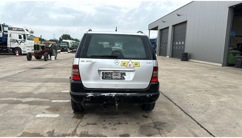 Mercedes-Benz M-Klasse ML 270 CDI - SUV/ Todoterreno: foto 5 Mercedes-Benz M-Klasse ML 270 CDI - SUV/ Todoterreno: foto 5