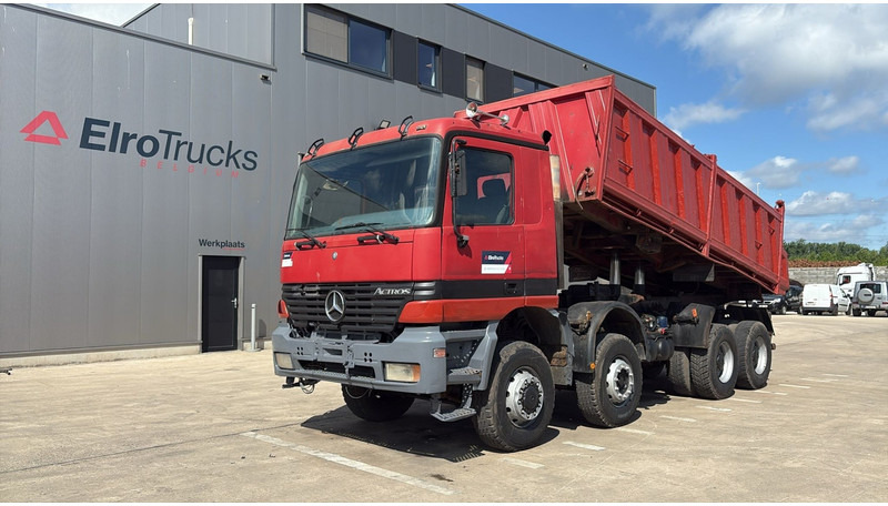 Mercedes-Benz actros 4140 (8X6 / LAMES / GRAND PONT / GRAND BENNE / 3 PONTS / TRES BONNE ETAT) - Camión volquete: foto 1 Mercedes-Benz actros 4140 (8X6 / LAMES / GRAND PONT / GRAND BENNE / 3 PONTS / TRES BONNE ETAT) - Camión volquete: foto 1