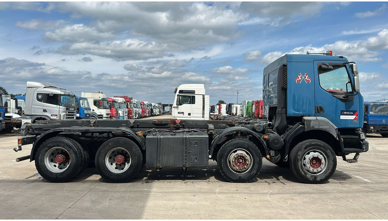 Renault KERAX 420 (8X4 / GRAND PONT / LAMES / BOITE MANUELLE / BONNE ETAT) - Camión chasis: foto 4 Renault KERAX 420 (8X4 / GRAND PONT / LAMES / BOITE MANUELLE / BONNE ETAT) - Camión chasis: foto 4