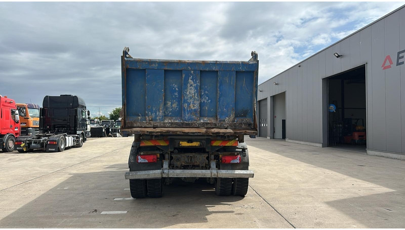 Renault KERAX 420 (BOITE MANUELLE / MANUAL GEARBOX / LAMES / GRAND PONT / GRAND BENNE) - Camión volquete: foto 5 Renault KERAX 420 (BOITE MANUELLE / MANUAL GEARBOX / LAMES / GRAND PONT / GRAND BENNE) - Camión volquete: foto 5