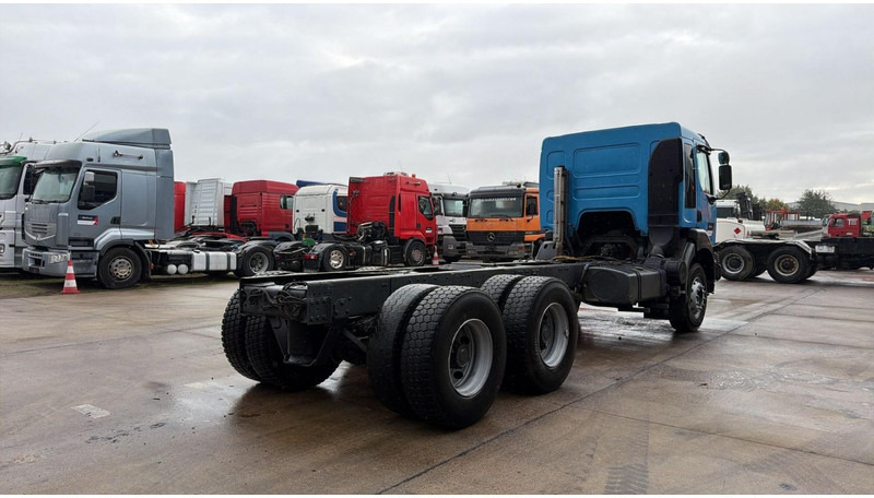 Renault KERAX 420 (LAMES / GRAND PONT / STEEL SUSP. / BIG AXLE / MANUAL GEARBOX / BOITE MANUELLE) - Camión chasis: foto 4 Renault KERAX 420 (LAMES / GRAND PONT / STEEL SUSP. / BIG AXLE / MANUAL GEARBOX / BOITE MANUELLE) - Camión chasis: foto 4