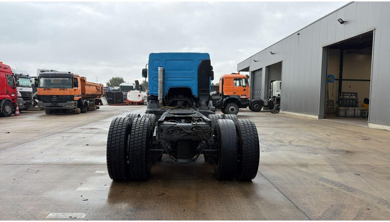 Renault KERAX 420 (LAMES / GRAND PONT / STEEL SUSP. / BIG AXLE / MANUAL GEARBOX / BOITE MANUELLE) - Camión chasis: foto 5 Renault KERAX 420 (LAMES / GRAND PONT / STEEL SUSP. / BIG AXLE / MANUAL GEARBOX / BOITE MANUELLE) - Camión chasis: foto 5