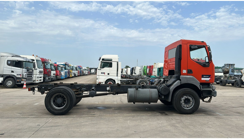 Renault Kerax 370 (GRAND PONT / LAMES / PROPRE / BOITE MANUELLE / STEEL SUSP.) - Camión chasis: foto 3 Renault Kerax 370 (GRAND PONT / LAMES / PROPRE / BOITE MANUELLE / STEEL SUSP.) - Camión chasis: foto 3