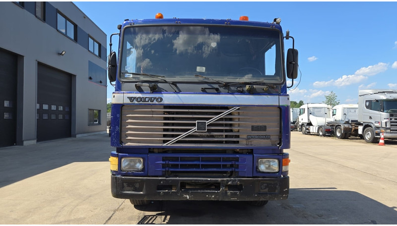 Volvo F 12 - 360 (FULL STEEL SUSPENSION / MANUAL PUMP / SUSP. LAMES / 6X2) - Camión chasis: foto 2 Volvo F 12 - 360 (FULL STEEL SUSPENSION / MANUAL PUMP / SUSP. LAMES / 6X2) - Camión chasis: foto 2