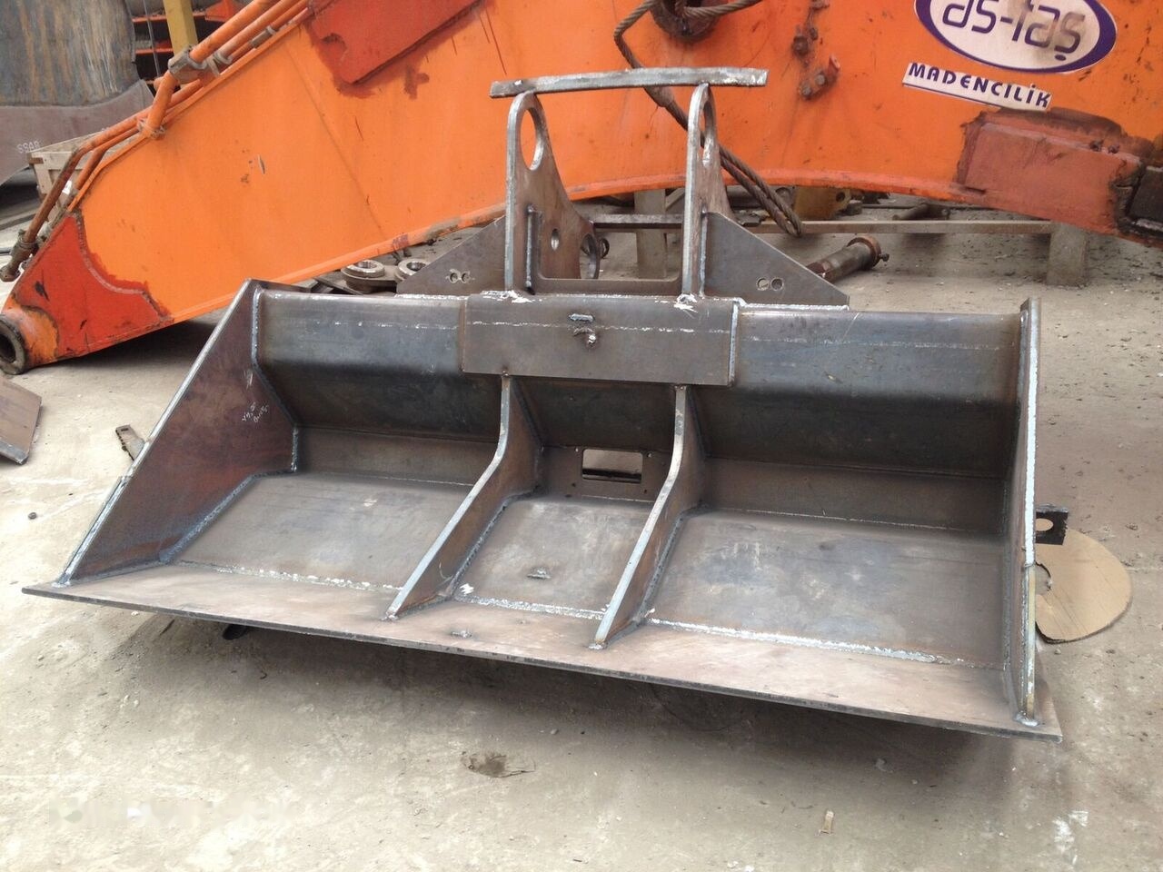 Galen VIBRO SLOPE BUCKET - Cazo para excavadora: foto 1 Galen VIBRO SLOPE BUCKET - Cazo para excavadora: foto 1