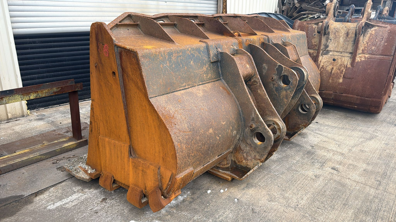 KOMATSU WA500 Loading Bucket - Cazo cargador: foto 2 KOMATSU WA500 Loading Bucket - Cazo cargador: foto 2