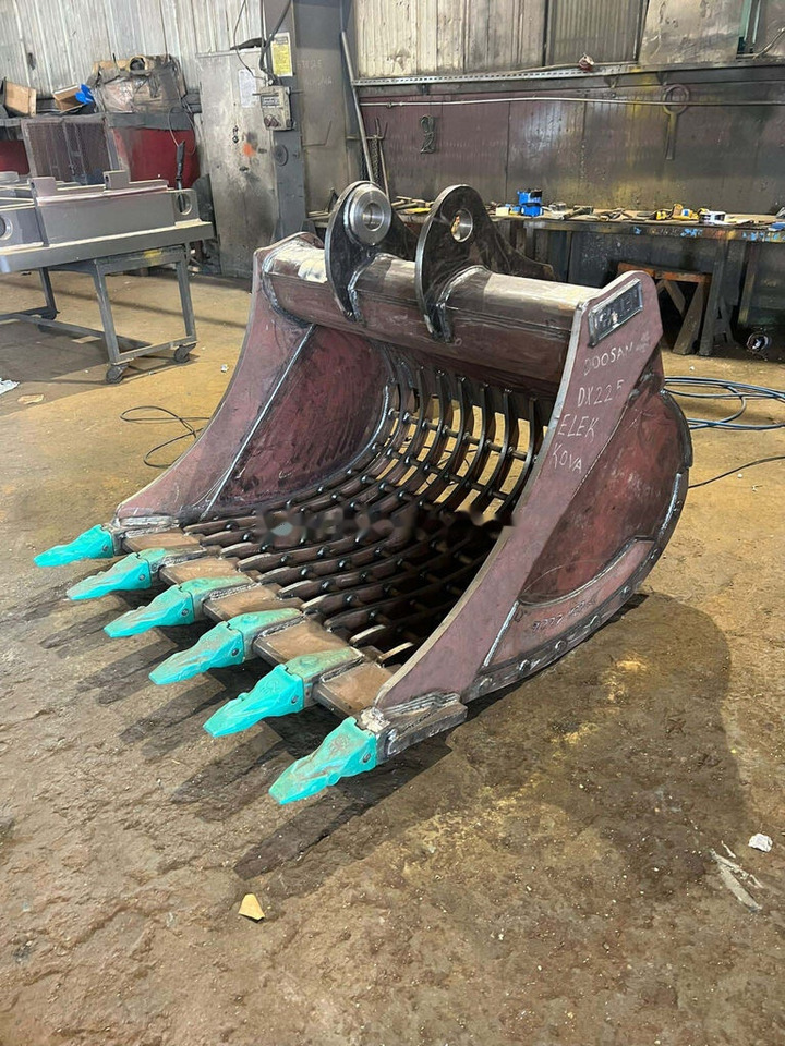 Volvo EC220 Skeleton Bucket - Cuchara para clasificación: foto 1 Volvo EC220 Skeleton Bucket - Cuchara para clasificación: foto 1