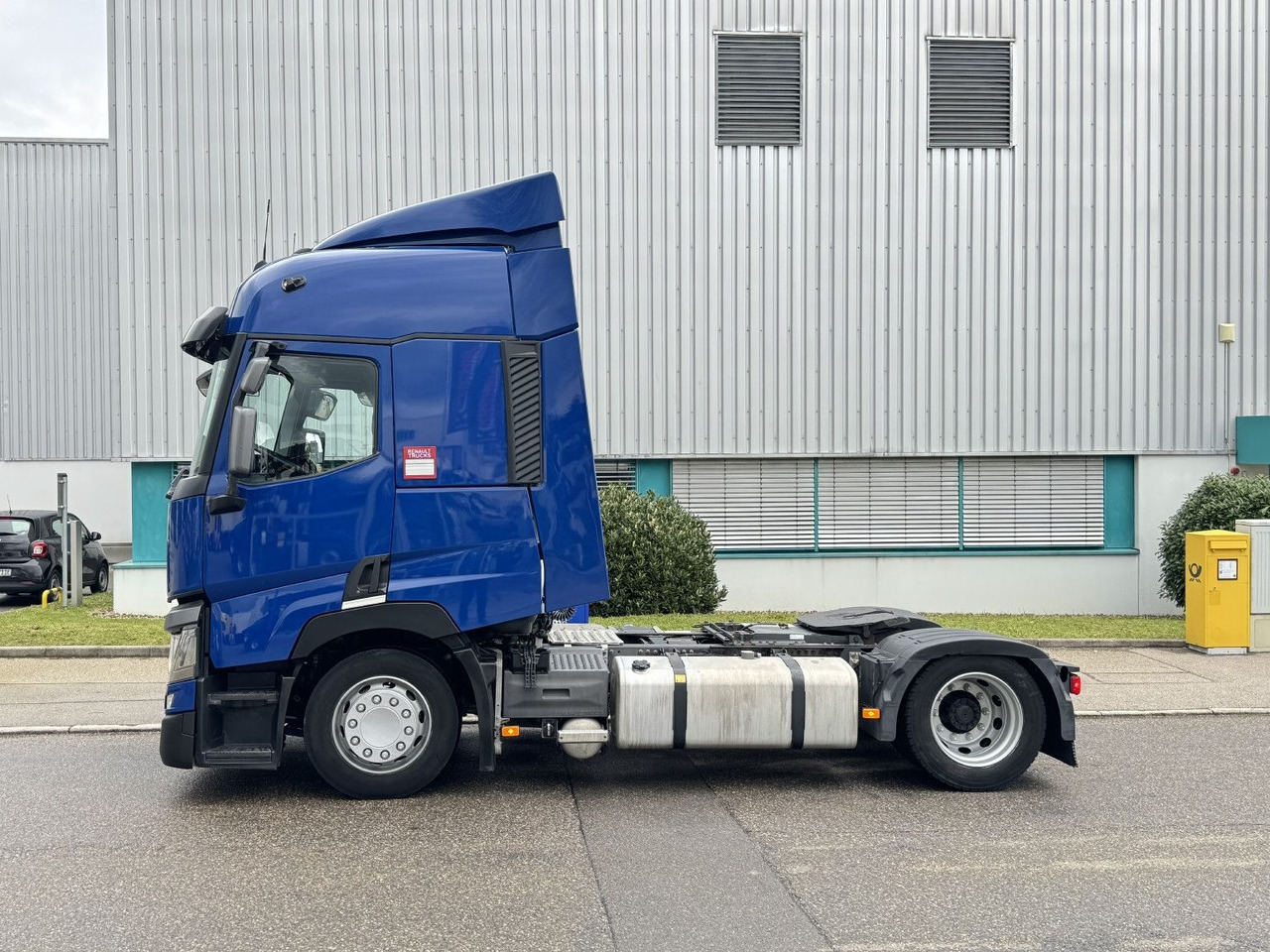 Renault T460 S-Cab X-Low 2-Tanks Hubsattel Standklima - Cabeza tractora: foto 5 Renault T460 S-Cab X-Low 2-Tanks Hubsattel Standklima - Cabeza tractora: foto 5