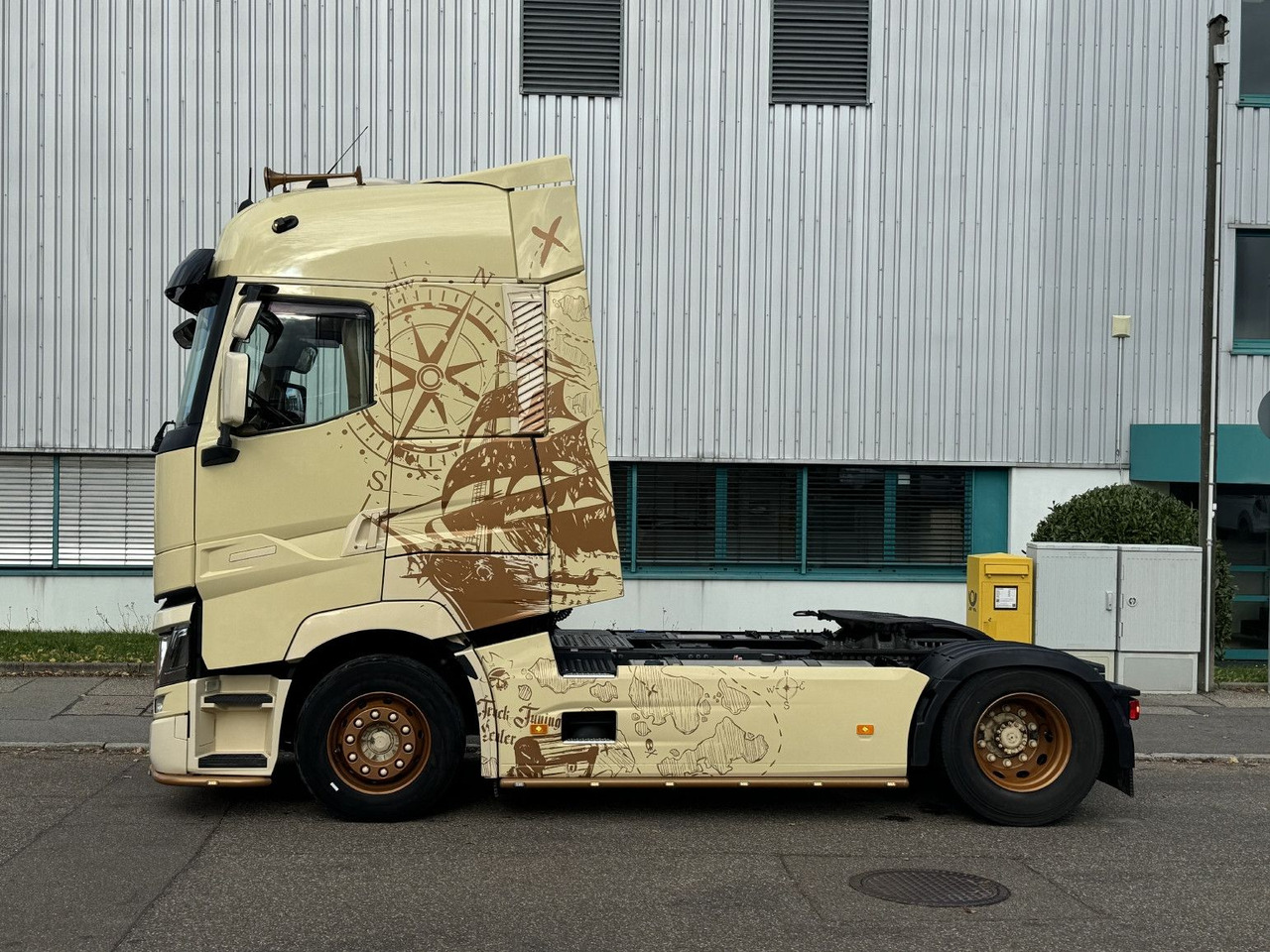 Renault T520 HIGHCAB TTC-Umbau 2-Tanks Retarder Standkli - Cabeza tractora: foto 5 Renault T520 HIGHCAB TTC-Umbau 2-Tanks Retarder Standkli - Cabeza tractora: foto 5