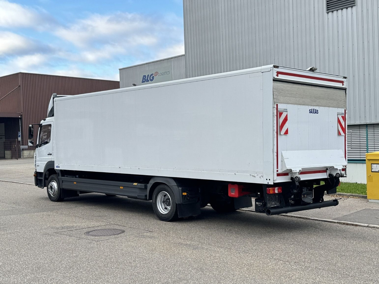 Mercedes-Benz Atego 1227L Koffer 8m LBW Klima Diff. Sperre - Camión caja cerrada: foto 5 Mercedes-Benz Atego 1227L Koffer 8m LBW Klima Diff. Sperre - Camión caja cerrada: foto 5