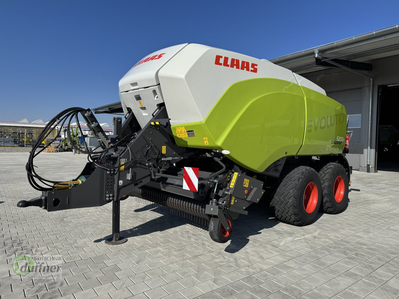 CLAAS Quadrant 5200 FC Evolution - Empacadora de pacas cuadradas: foto 1 CLAAS Quadrant 5200 FC Evolution - Empacadora de pacas cuadradas: foto 1
