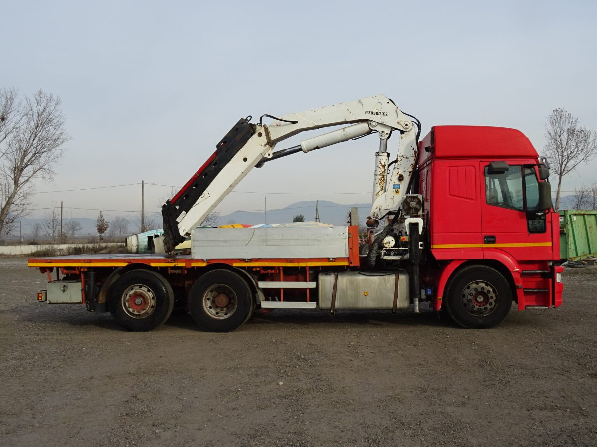 IVECO EUROSTAR 240E42 BONFIGLIOLI P30500XL - Camión caja abierta, Camión grúa: foto 4 IVECO EUROSTAR 240E42 BONFIGLIOLI P30500XL - Camión caja abierta, Camión grúa: foto 4