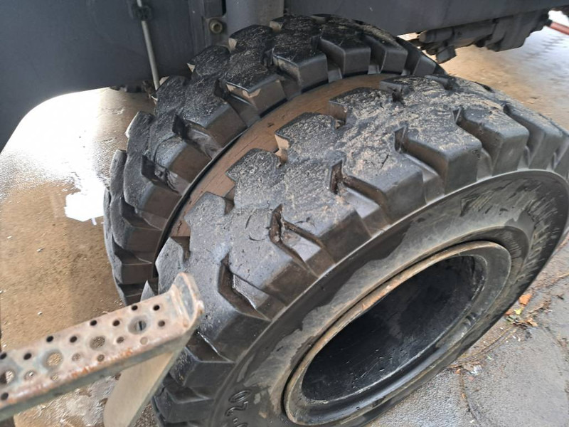 Fuchs MHL 350 F - Manipulador de materiales: foto 3 Fuchs MHL 350 F - Manipulador de materiales: foto 3