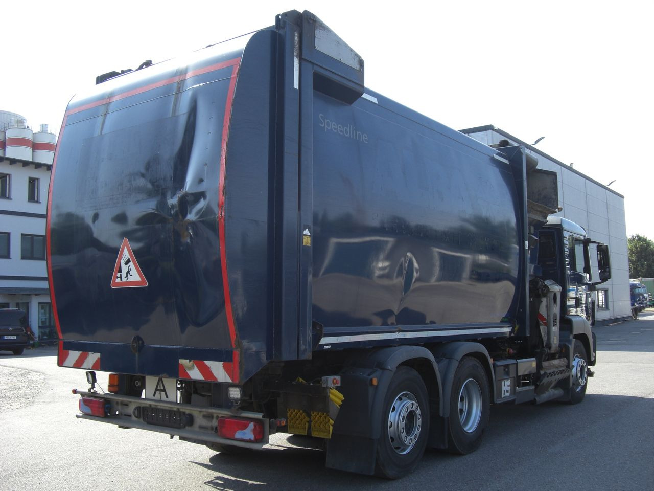 MAN 26360FNLL / SEITENLADER - Camión de basura: foto 3 MAN 26360FNLL / SEITENLADER - Camión de basura: foto 3