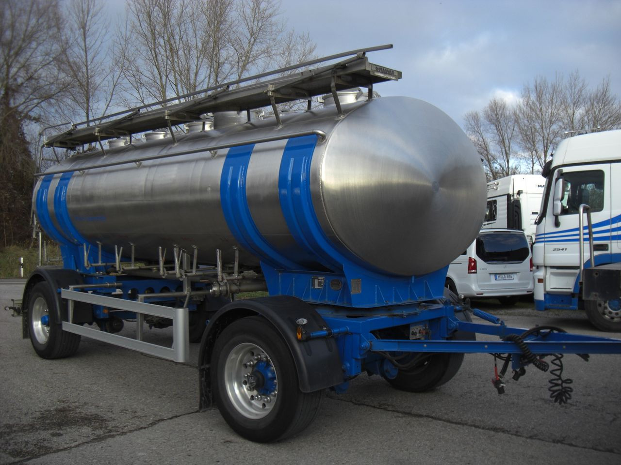 Magyar R2MEB / 6 KAMMERN - Remolque cisterna: foto 1 Magyar R2MEB / 6 KAMMERN - Remolque cisterna: foto 1