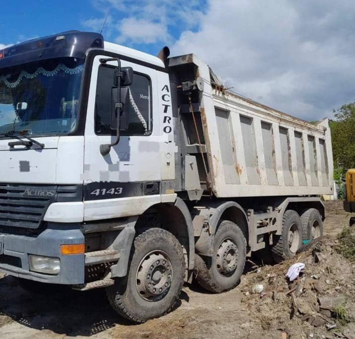 MERCEDES-BENZ Actros 4143 - Camión volquete: foto 2 MERCEDES-BENZ Actros 4143 - Camión volquete: foto 2