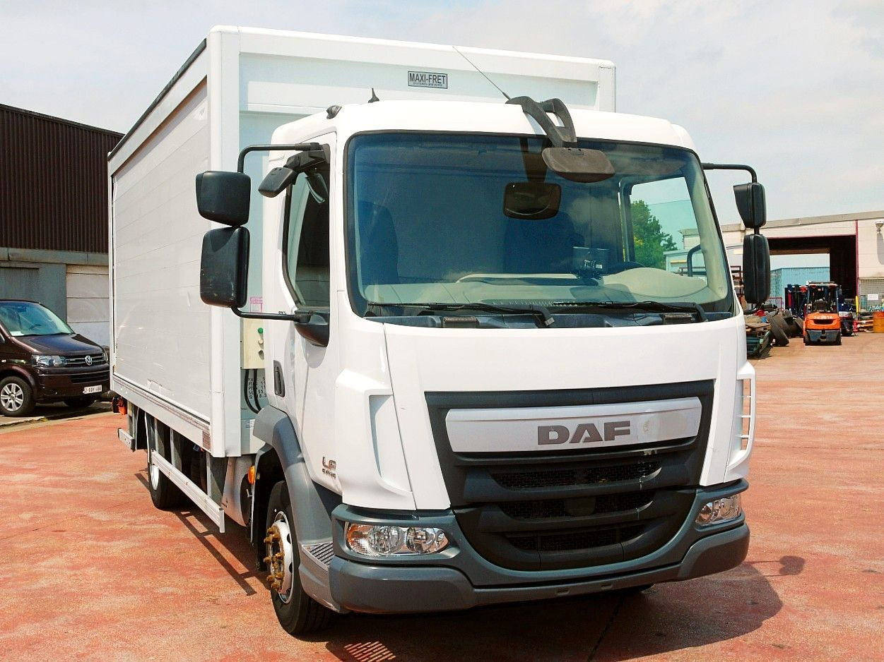 DAF LF 180 12 GETRANKENWAGEN LBW LUFT - Camión transporte de bebidas: foto 1 DAF LF 180 12 GETRANKENWAGEN LBW LUFT - Camión transporte de bebidas: foto 1