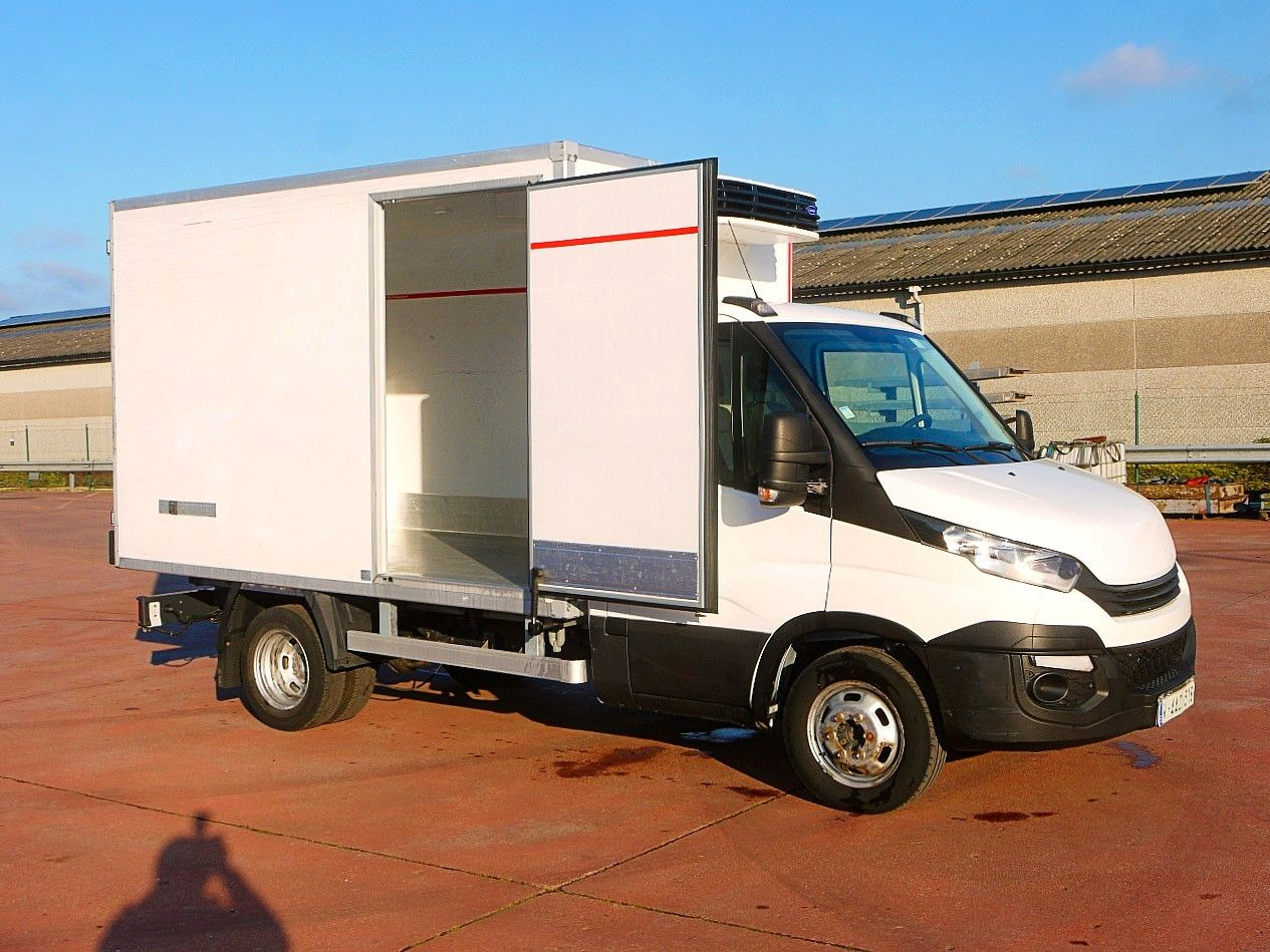 Iveco 35C14 DAILY KUHLKOFFER CARRIER XARIOS 350 -20C - Furgoneta frigorifica: foto 3 Iveco 35C14 DAILY KUHLKOFFER CARRIER XARIOS 350 -20C - Furgoneta frigorifica: foto 3