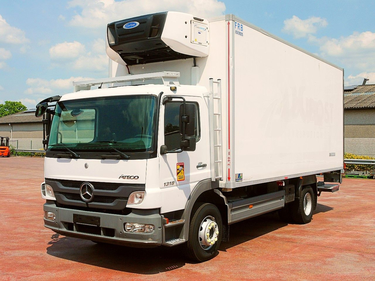 Mercedes-Benz 1318 ATEGO FLEISH KUHLKOFFER CARRIER SUPRA 750 - Camión frigorífico: foto 3 Mercedes-Benz 1318 ATEGO FLEISH KUHLKOFFER CARRIER SUPRA 750 - Camión frigorífico: foto 3