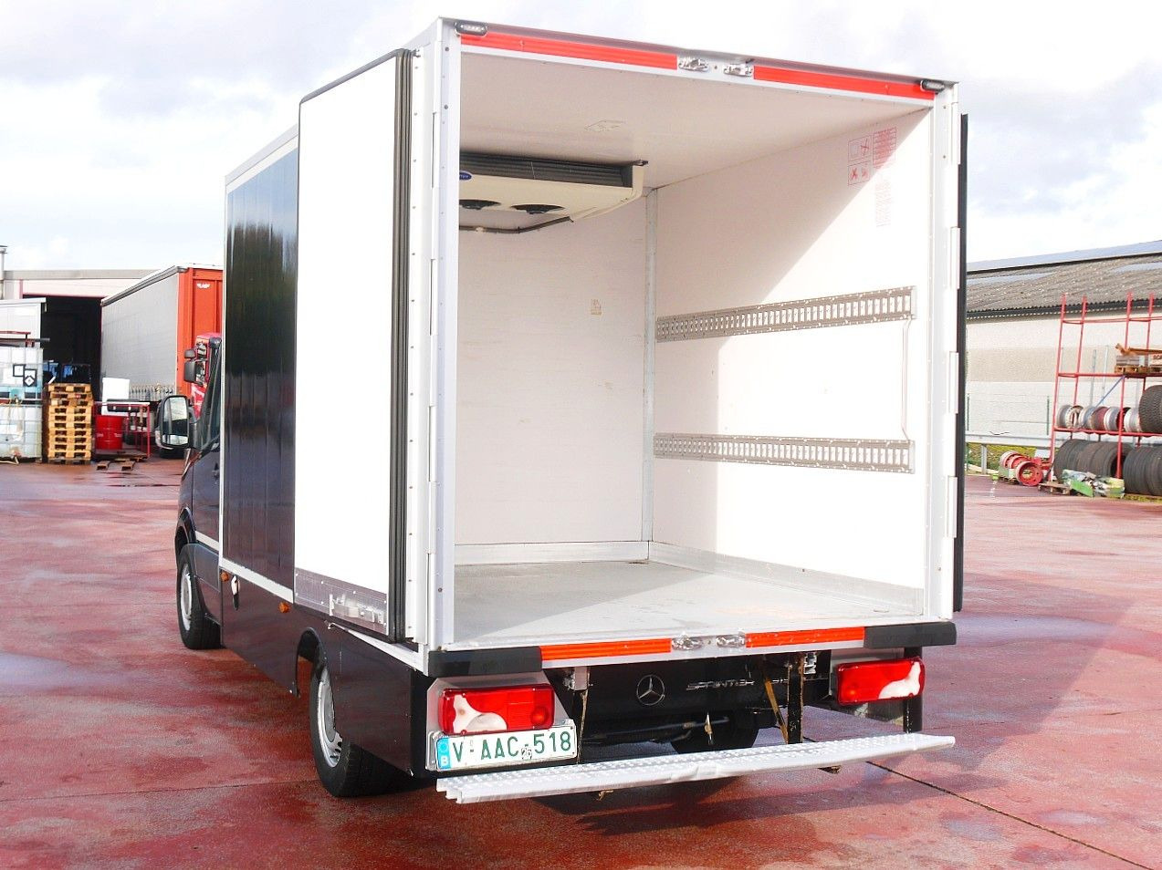 Furgoneta frigorifica Mercedes-Benz 319 SPRINTER V6 KUHLKOFFER CARRIER PULSOR 600 MT: foto 9 Furgoneta frigorifica Mercedes-Benz 319 SPRINTER V6 KUHLKOFFER CARRIER PULSOR 600 MT: foto 9