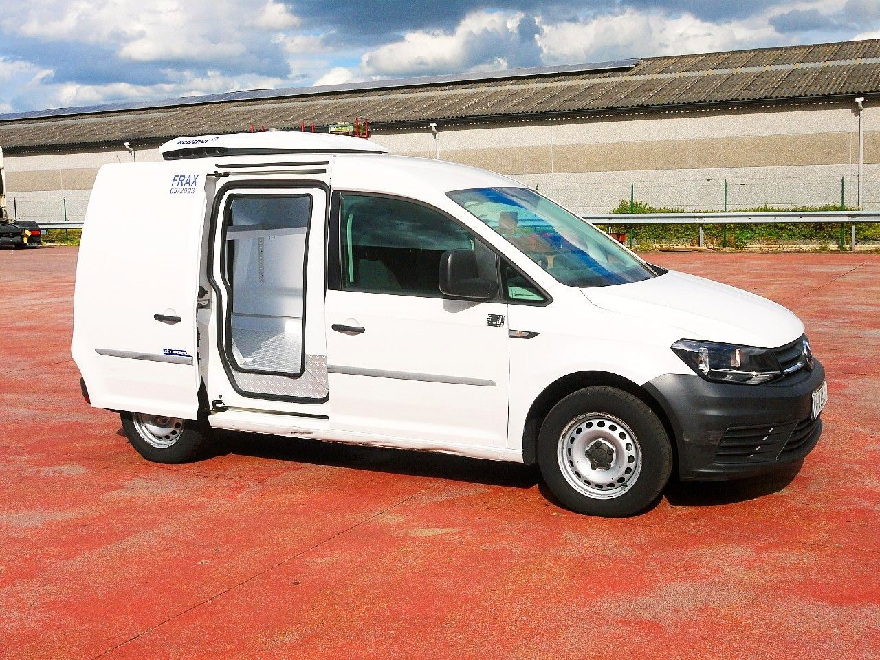 Volkswagen CADDY 2.0 KONVEKTA -2c A/C €6 - Furgoneta frigorifica: foto 3 Volkswagen CADDY 2.0 KONVEKTA -2c A/C €6 - Furgoneta frigorifica: foto 3