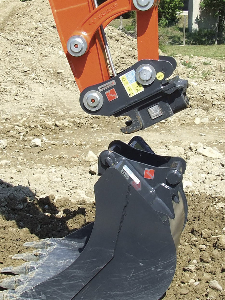 MECHANICAL QUICK COUPLER - NG ATTACHMENTS - Acoplamiento rápido para Excavadora: foto 1 MECHANICAL QUICK COUPLER - NG ATTACHMENTS - Acoplamiento rápido para Excavadora: foto 1