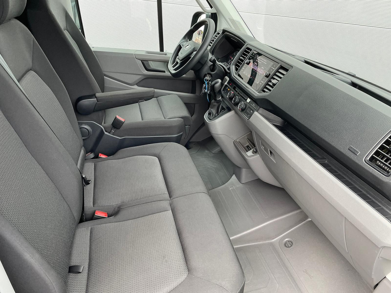 Coche MAN TGE 3.160 L4H3 KASTEN TEMPOMAT AHK SITZHZ DAB: foto 15 Coche MAN TGE 3.160 L4H3 KASTEN TEMPOMAT AHK SITZHZ DAB: foto 15