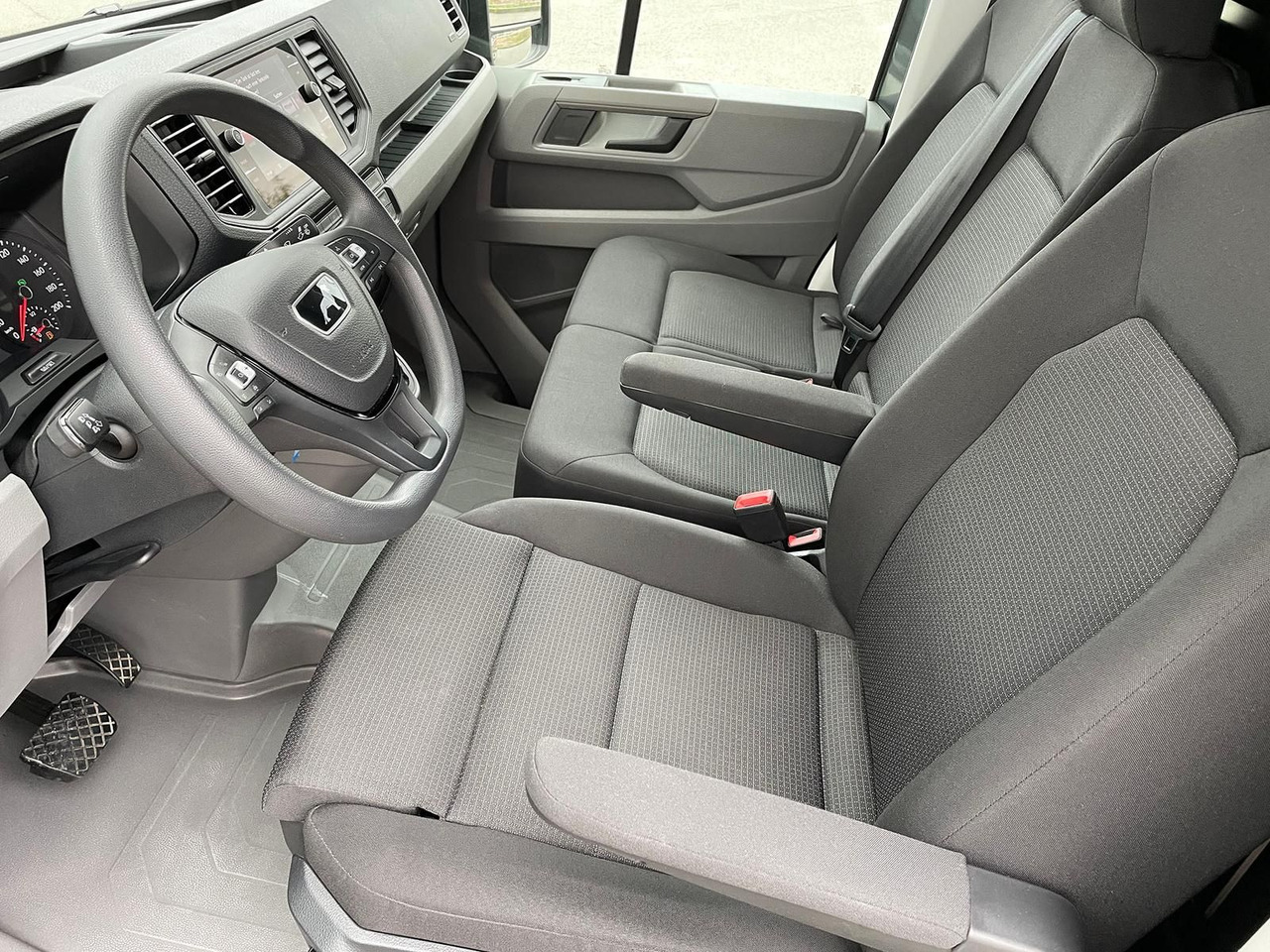 Coche MAN TGE 3.160 L4H3 KASTEN TEMPOMAT AHK SITZHZ DAB: foto 23 Coche MAN TGE 3.160 L4H3 KASTEN TEMPOMAT AHK SITZHZ DAB: foto 23