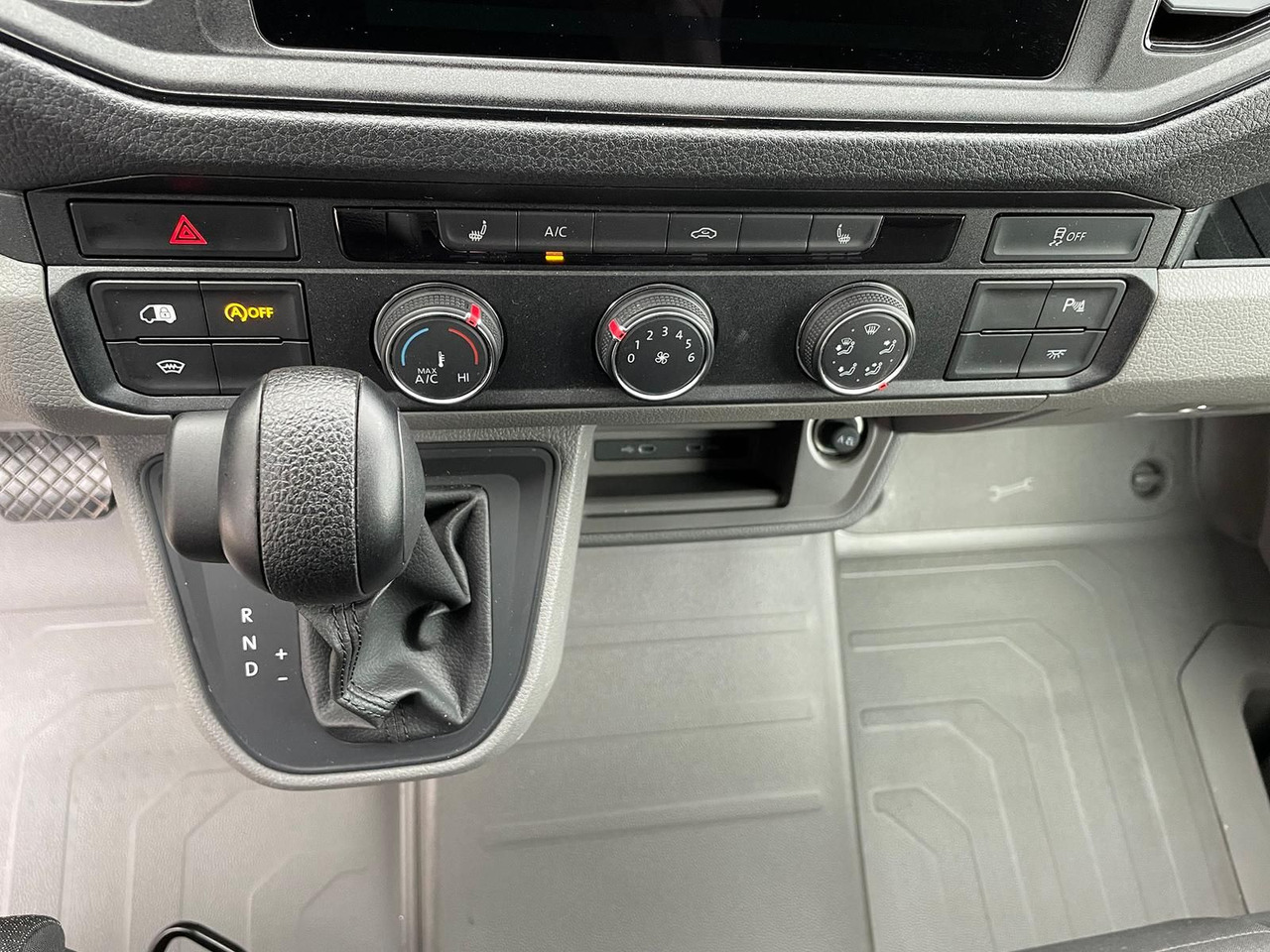 Coche MAN TGE 3.160 L4H3 KASTEN TEMPOMAT AHK SITZHZ DAB: foto 31 Coche MAN TGE 3.160 L4H3 KASTEN TEMPOMAT AHK SITZHZ DAB: foto 31