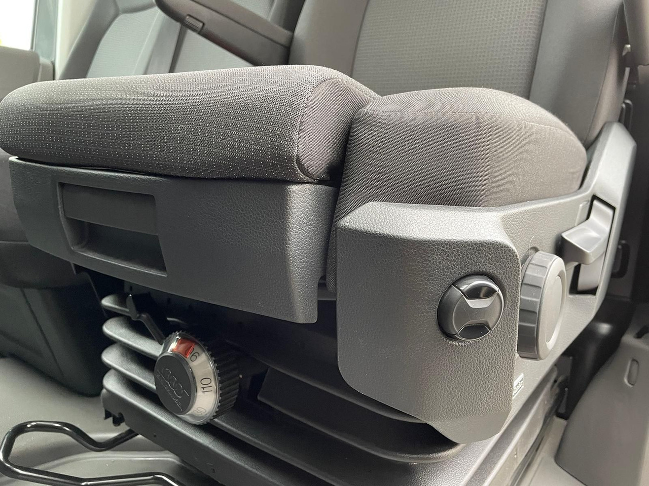 Coche MAN TGE 3.160 L4H3 KASTEN TEMPOMAT AHK SITZHZ DAB: foto 24 Coche MAN TGE 3.160 L4H3 KASTEN TEMPOMAT AHK SITZHZ DAB: foto 24