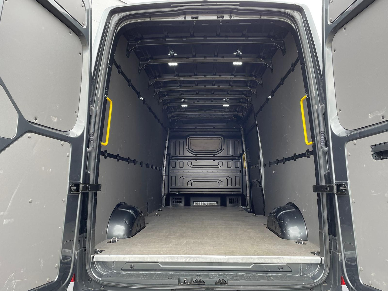 Coche MAN TGE 3.160 L4H3 KASTEN TEMPOMAT AHK SITZHZ DAB: foto 37 Coche MAN TGE 3.160 L4H3 KASTEN TEMPOMAT AHK SITZHZ DAB: foto 37