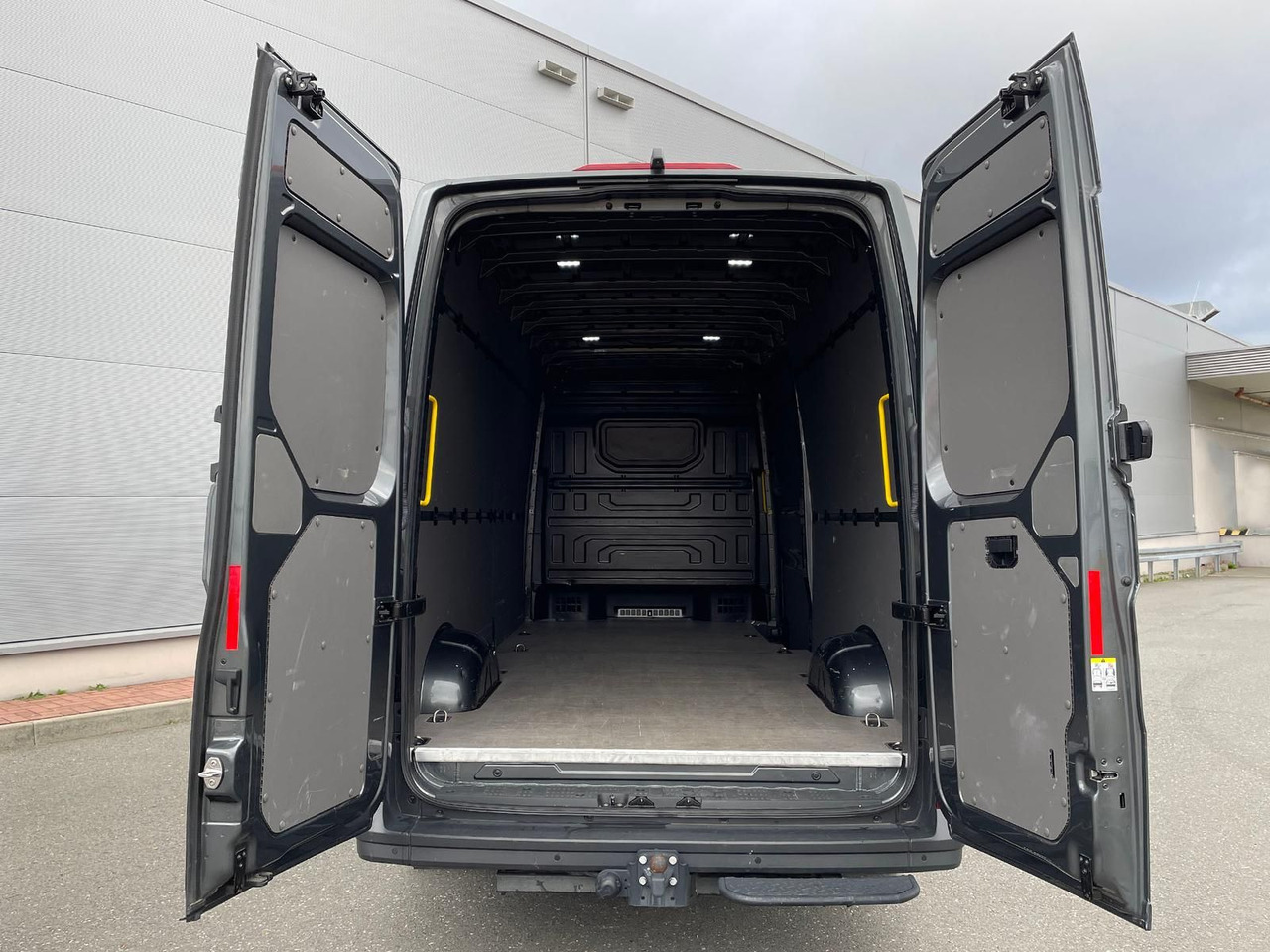 Coche MAN TGE 3.160 L4H3 KASTEN TEMPOMAT AHK SITZHZ DAB: foto 36 Coche MAN TGE 3.160 L4H3 KASTEN TEMPOMAT AHK SITZHZ DAB: foto 36