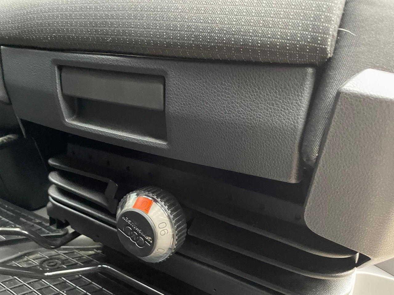 Furgón, Furgoneta combi MAN TGE 3.180 L3H3 MIXTO 4x4 STANDHZ DIFF AHK ACC: foto 22 Furgón, Furgoneta combi MAN TGE 3.180 L3H3 MIXTO 4x4 STANDHZ DIFF AHK ACC: foto 22