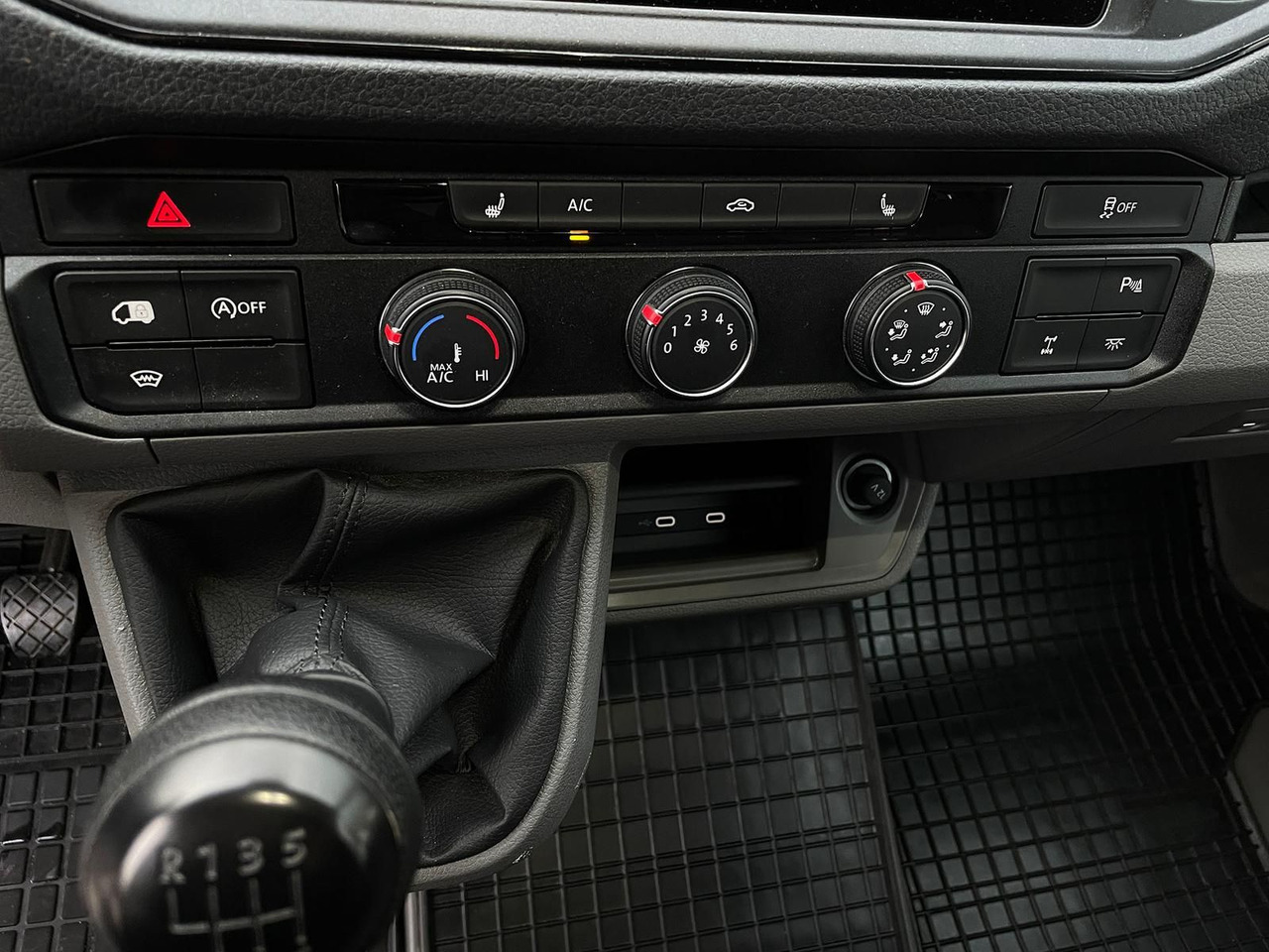 Furgón, Furgoneta combi MAN TGE 3.180 L3H3 MIXTO 4x4 STANDHZ DIFF AHK ACC: foto 18 Furgón, Furgoneta combi MAN TGE 3.180 L3H3 MIXTO 4x4 STANDHZ DIFF AHK ACC: foto 18