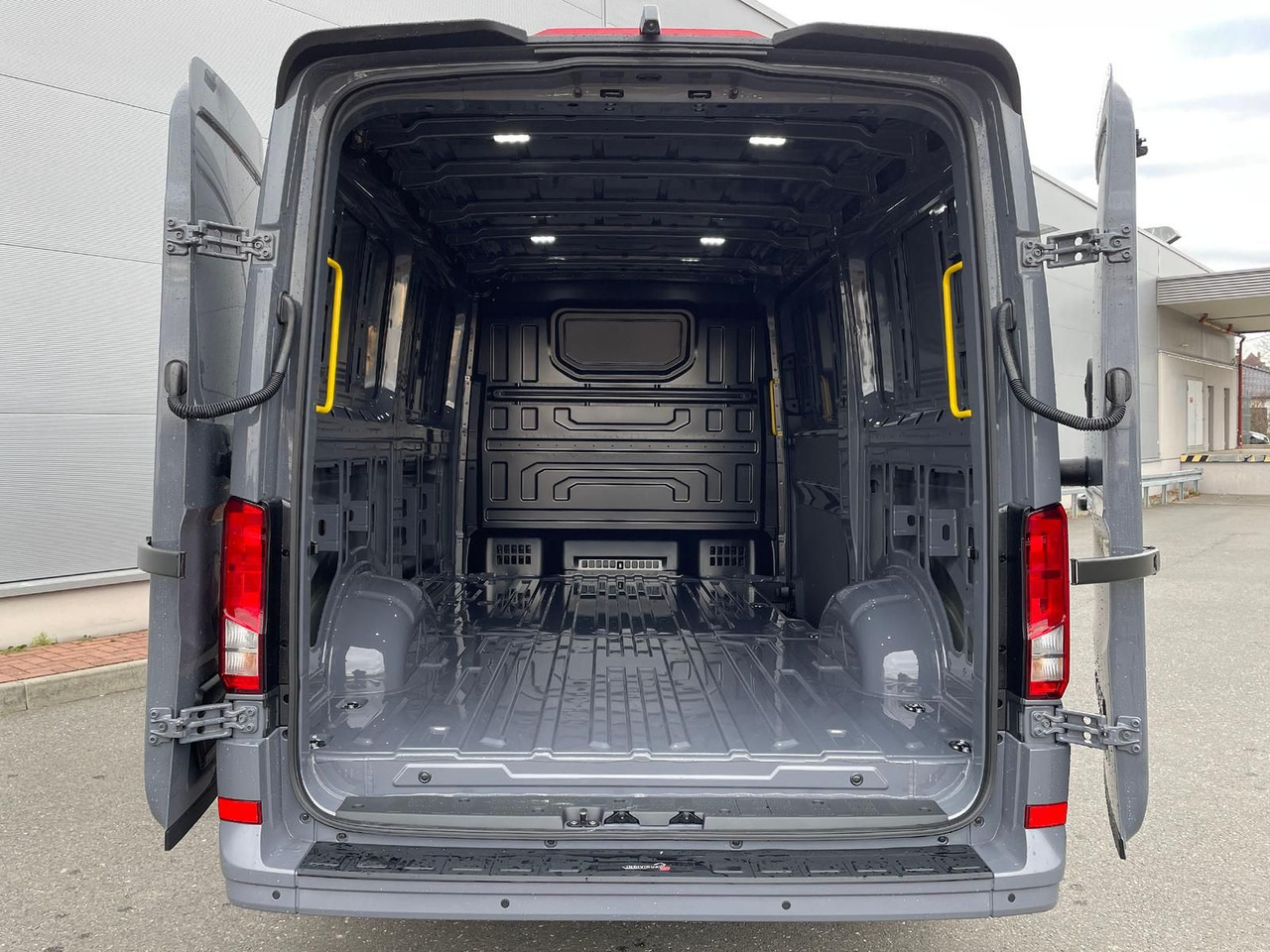 Coche MAN TGE 3.200 L3H2 Kasten 4x4 Individual S ACC STHZ: foto 9