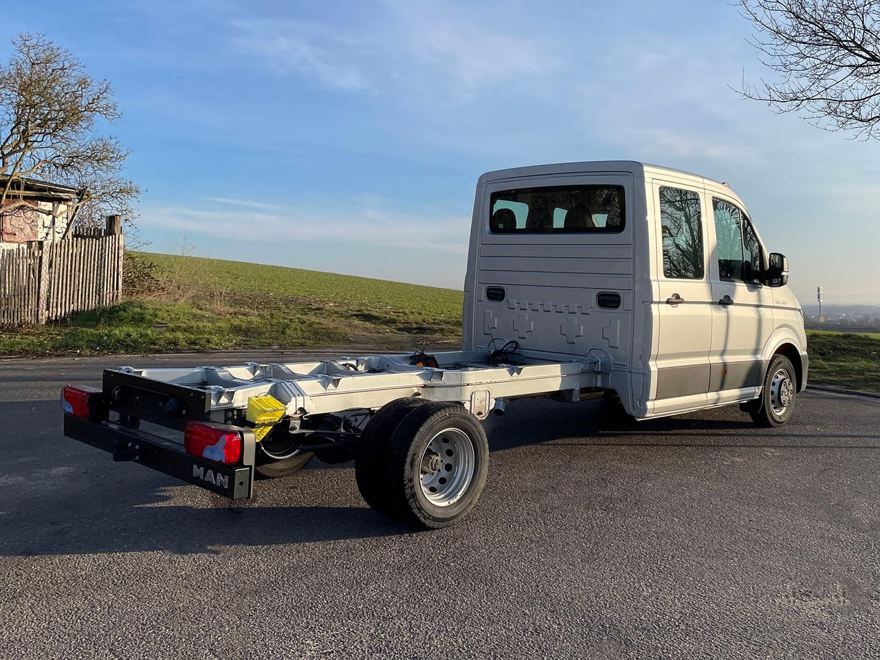 Coche MAN TGE 5.160 Fahrgestell DOKA L4 AHK SITZHZ LED DAB: foto 7