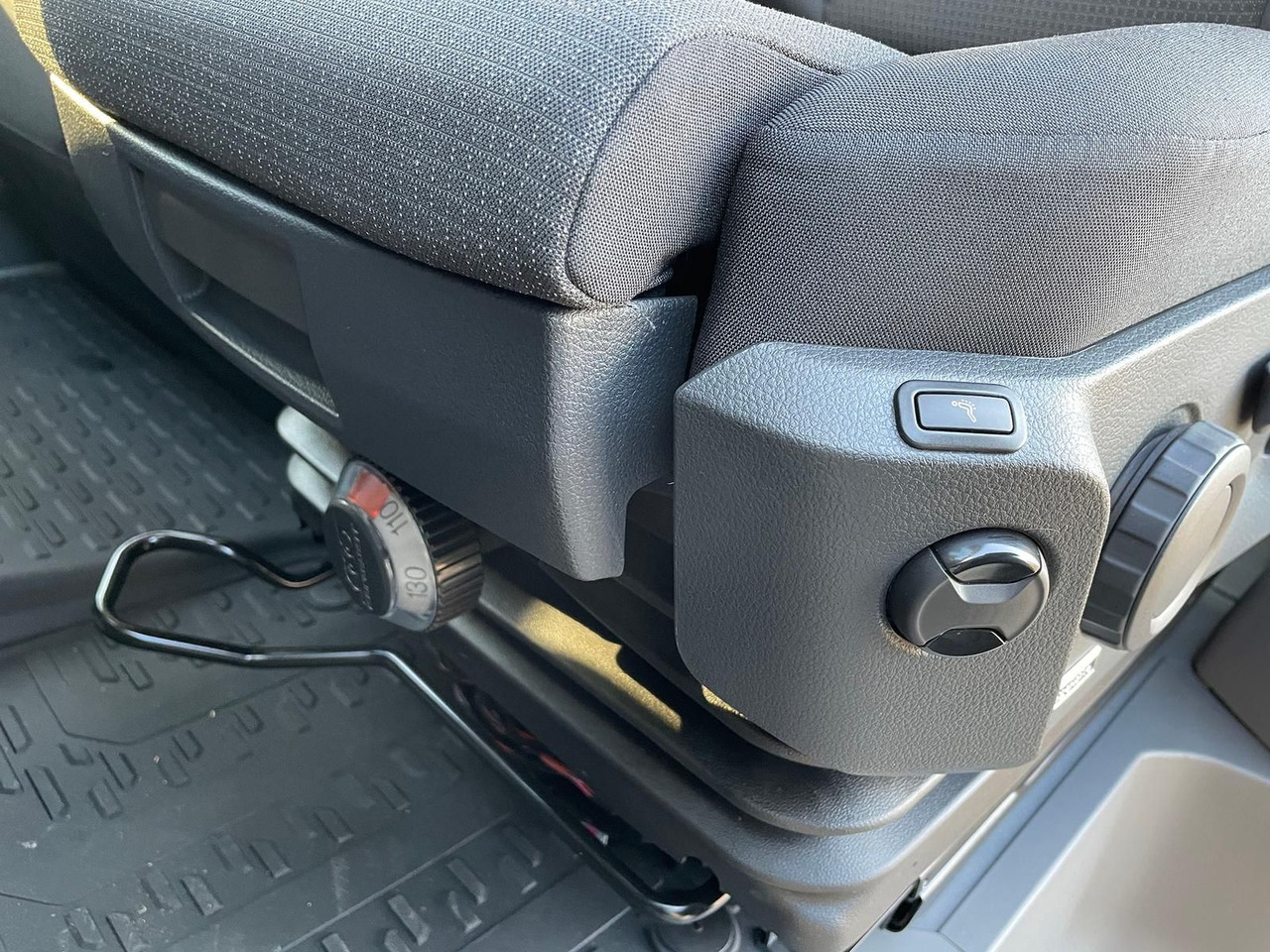 Coche MAN TGE 5.160 Fahrgestell DOKA L4 AHK SITZHZ LED DAB: foto 26 Coche MAN TGE 5.160 Fahrgestell DOKA L4 AHK SITZHZ LED DAB: foto 26