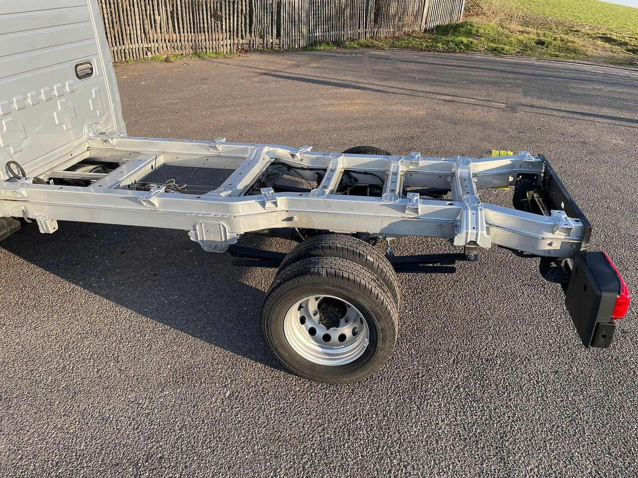 Coche MAN TGE 5.160 Fahrgestell DOKA L4 AHK SITZHZ LED DAB: foto 10 Coche MAN TGE 5.160 Fahrgestell DOKA L4 AHK SITZHZ LED DAB: foto 10