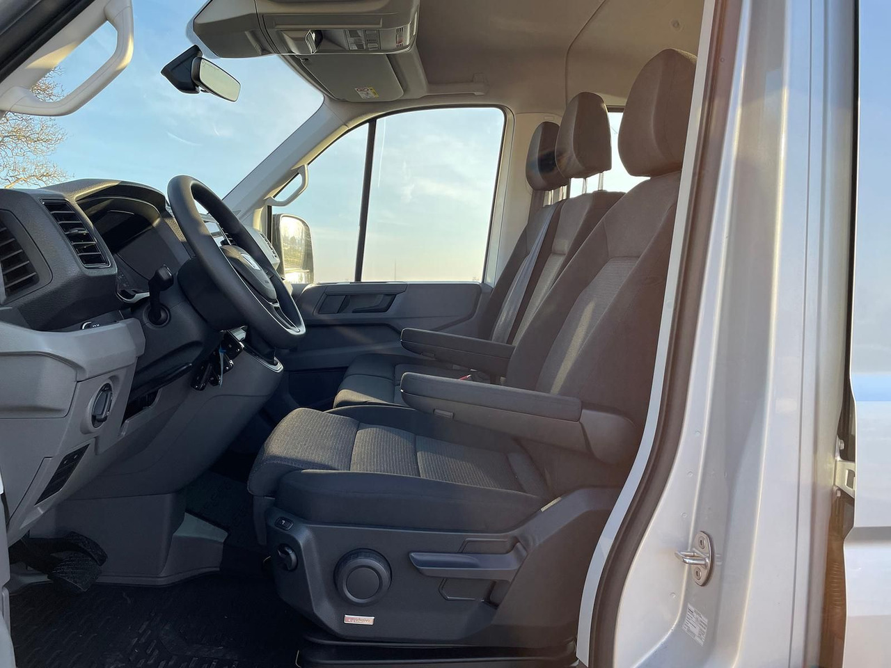 Coche MAN TGE 5.160 Fahrgestell DOKA L4 AHK SITZHZ LED DAB: foto 25
