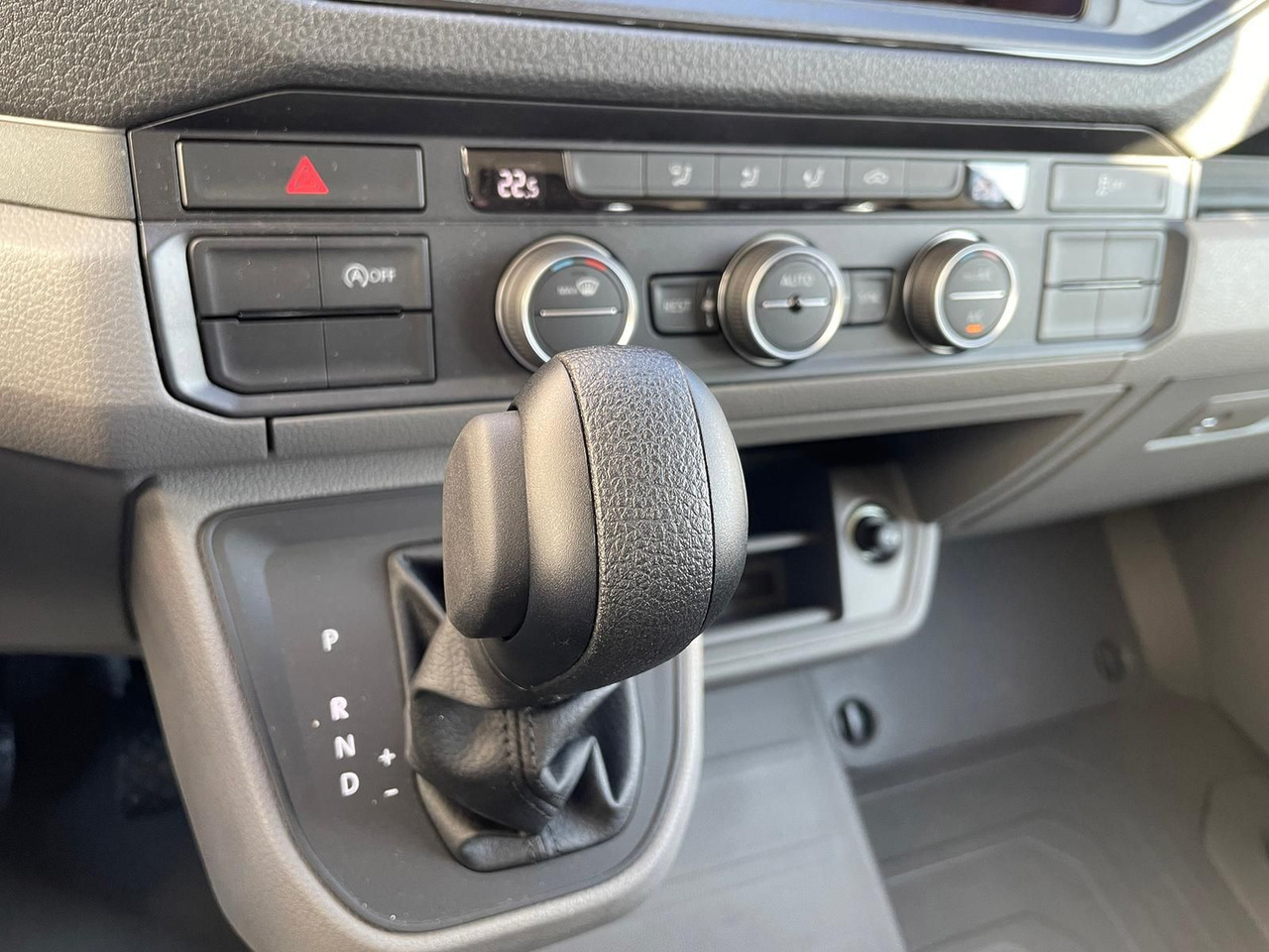 Camión chasis MAN TGE 6.160 Fahrgestell DOKA L4 AHK LED DAB: foto 26