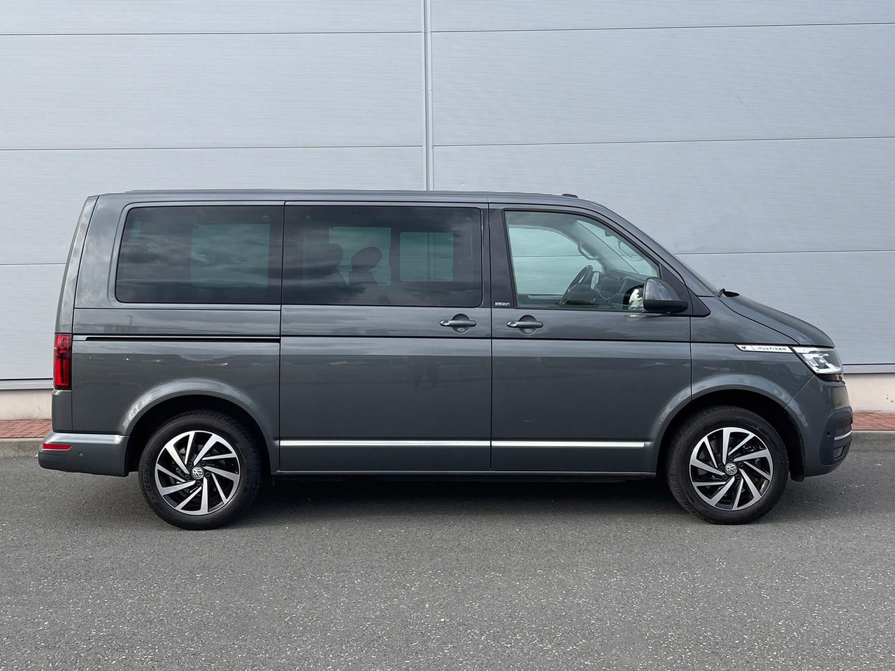 Volkswagen T6.1 Multivan Comfortline 4M ACC KAMERA SITZHZ - Furgoneta de pasajeros: foto 5 Volkswagen T6.1 Multivan Comfortline 4M ACC KAMERA SITZHZ - Furgoneta de pasajeros: foto 5