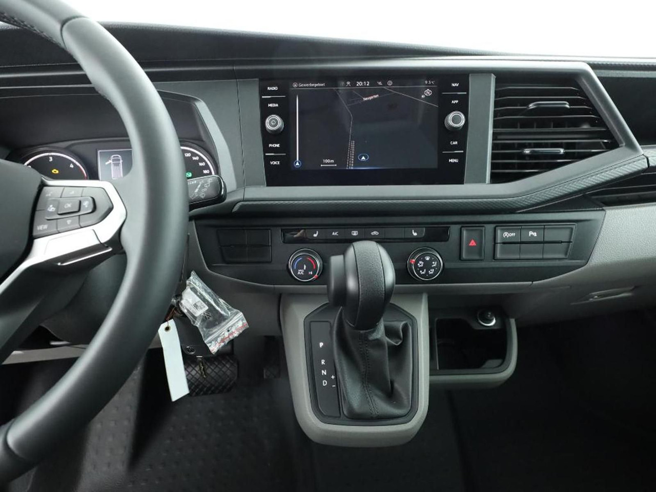 Volkswagen T6.1 Transporter 4MOTION NAVI STANDHZ ACC PDC - Minibús, Furgoneta de pasajeros: foto 5 Volkswagen T6.1 Transporter 4MOTION NAVI STANDHZ ACC PDC - Minibús, Furgoneta de pasajeros: foto 5