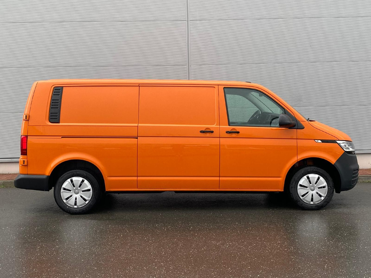 Volkswagen T6.1 Transporter Kasten lang LED PDC KLIMA SITZH - Coche: foto 5 Volkswagen T6.1 Transporter Kasten lang LED PDC KLIMA SITZH - Coche: foto 5