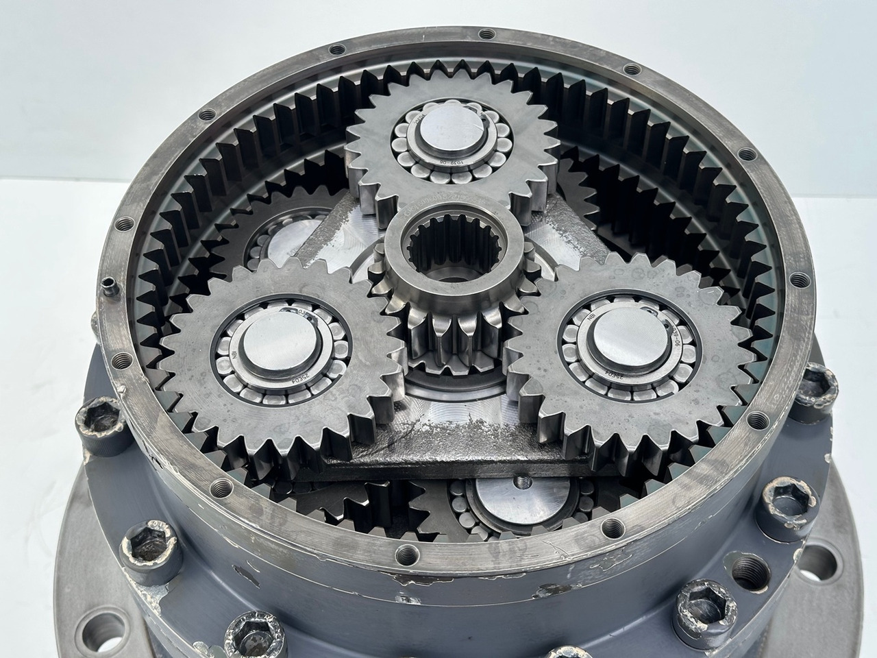 LIEBHERR Original Schwenkantrieb Typ:GFB2160 mit ID-Nr.11657357 – ID-Nr.12204229 – ID-Nr.12947309. R920 S-1545, R920-1545, R922LC-1442, R922 LC-1443, R924 LC-1444, R924 LC-1445. #11657357.04.10# - Reductor de giro para Excavadora de cadenas: foto 4 LIEBHERR Original Schwenkantrieb Typ:GFB2160 mit ID-Nr.11657357 – ID-Nr.12204229 – ID-Nr.12947309. R920 S-1545, R920-1545, R922LC-1442, R922 LC-1443, R924 LC-1444, R924 LC-1445. #11657357.04.10# - Reductor de giro para Excavadora de cadenas: foto 4