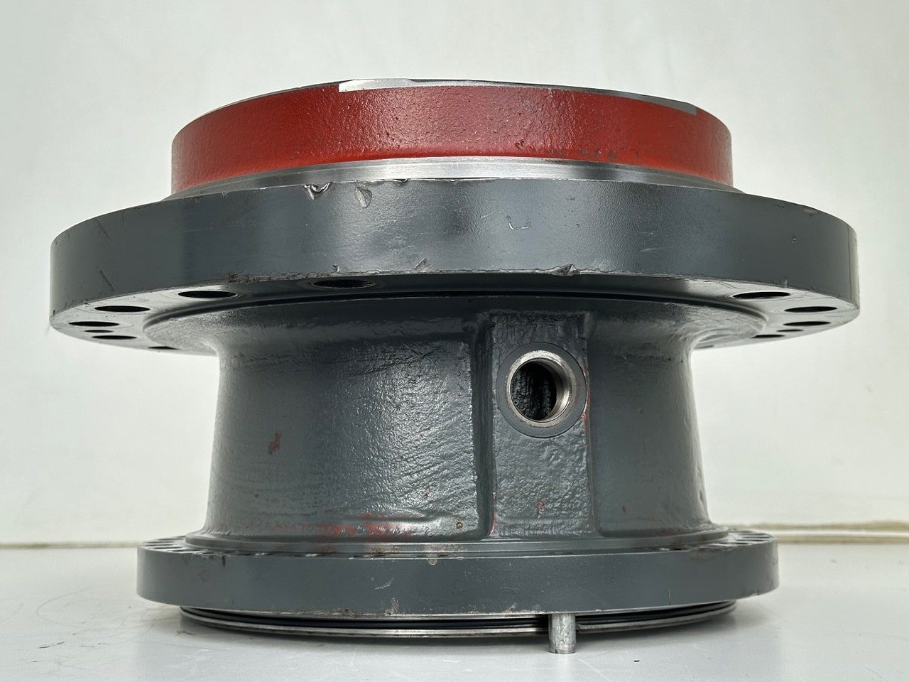 Liebherr Abtriebswellengehäuse ID-Nr.90021076. SAT325A296 - SAT325/294. R934-1550, R936, R938-1650, R940, R945-1866, R946, R950. #90021076.27.10# - Reductor de giro para Maquinaria de construcción: foto 5 Liebherr Abtriebswellengehäuse ID-Nr.90021076. SAT325A296 - SAT325/294. R934-1550, R936, R938-1650, R940, R945-1866, R946, R950. #90021076.27.10# - Reductor de giro para Maquinaria de construcción: foto 5