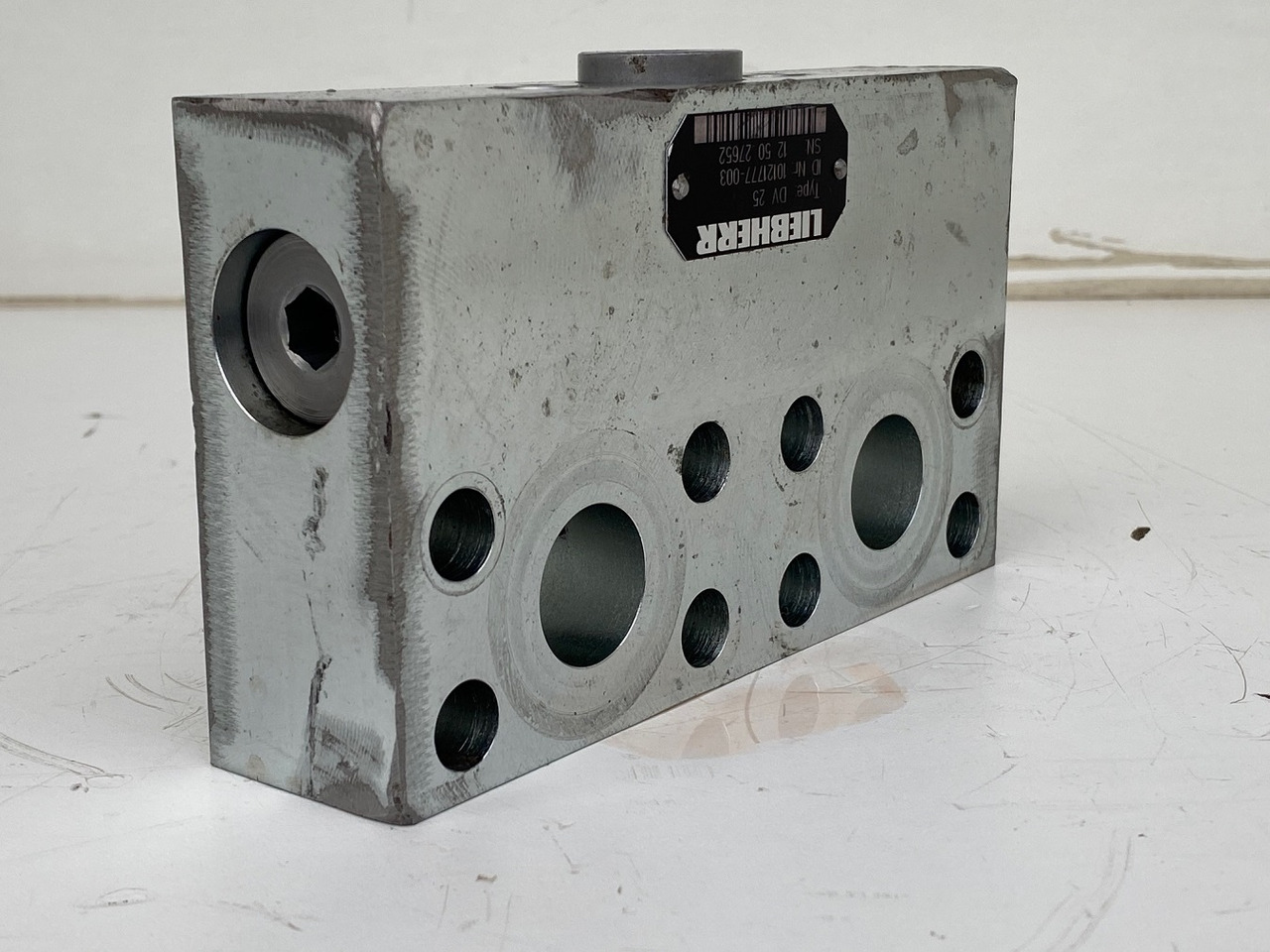 Liebherr Dämpfungsventil ID-Nr.10121777.  P924 COMP, P926, R926, R916, R922, R924 COMP, R924, R926 COMP, R926, R930, R936, R946, R950 T, R960 T. #DÄ27652# - Reductor de giro para Excavadora: foto 4 Liebherr Dämpfungsventil ID-Nr.10121777.  P924 COMP, P926, R926, R916, R922, R924 COMP, R924, R926 COMP, R926, R930, R936, R946, R950 T, R960 T. #DÄ27652# - Reductor de giro para Excavadora: foto 4