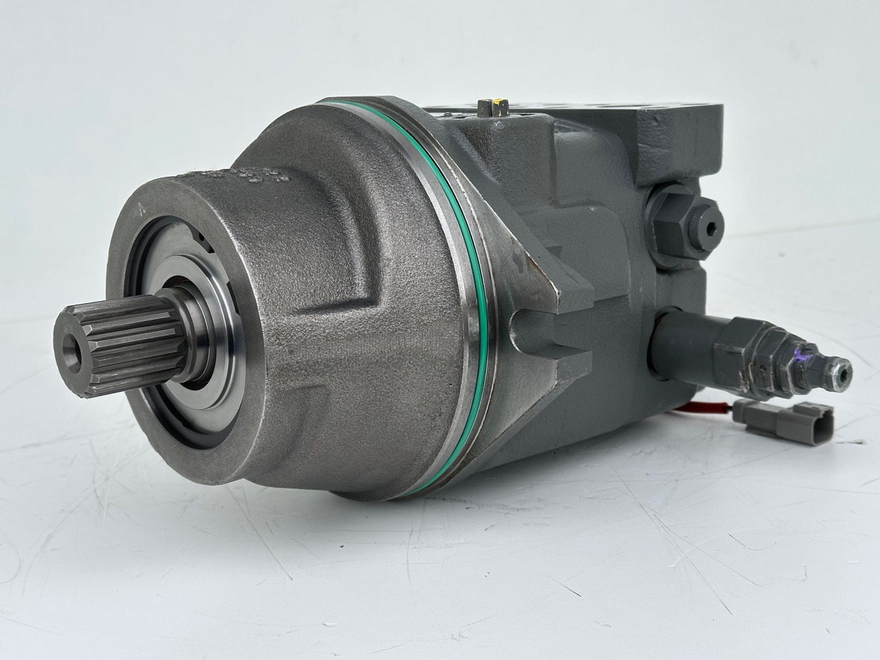 Liebherr Hydraulikeinbaumotor Typ:FMF058. ID-Nr.12483261. SAT275/266. R926 K-LC-1565, R926 K-LC-1827, R930 T-1980. #12483261.00573# - Motor hidráulico para Excavadora de cadenas: foto 1 Liebherr Hydraulikeinbaumotor Typ:FMF058. ID-Nr.12483261. SAT275/266. R926 K-LC-1565, R926 K-LC-1827, R930 T-1980. #12483261.00573# - Motor hidráulico para Excavadora de cadenas: foto 1
