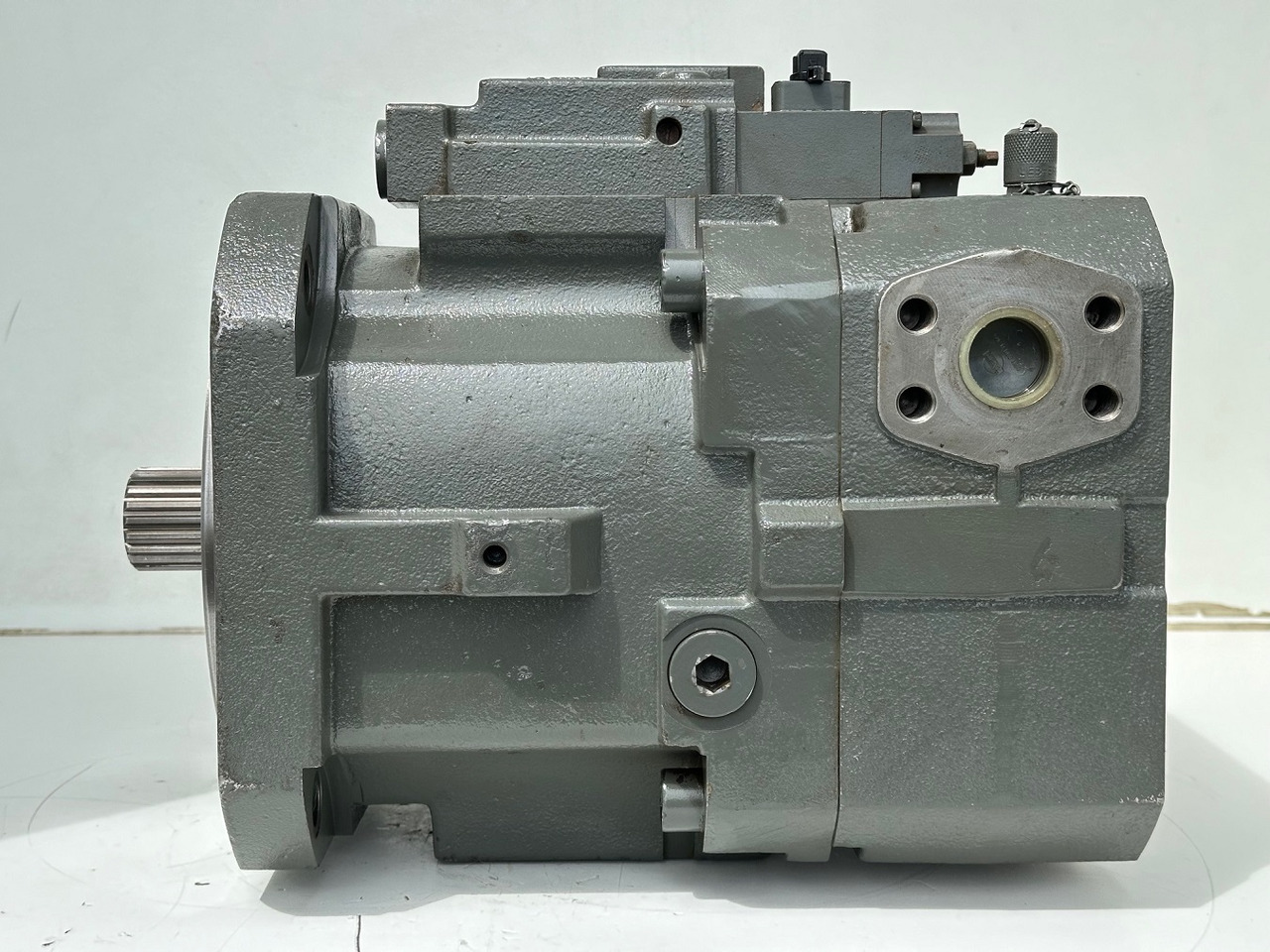 Liebherr Hydraulikverstellpumpe Typ:DPV O 165. ID-Nr.10120060 - ID-Nr.10144915. LH120 C-1103, LH120 CG-1103, LH120 M-1102. #10144915.13342# - Bomba hidráulica para Excavadora de ruedas: foto 4 Liebherr Hydraulikverstellpumpe Typ:DPV O 165. ID-Nr.10120060 - ID-Nr.10144915. LH120 C-1103, LH120 CG-1103, LH120 M-1102. #10144915.13342# - Bomba hidráulica para Excavadora de ruedas: foto 4