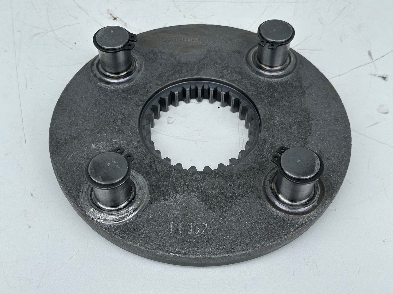 Liebherr Planetenträger ID-Nr.90214403. SAT275A290. R922 LC-1486. R924 LC-1487. #90214403.HO.925# - Reductor de giro para Maquinaria de construcción: foto 1 Liebherr Planetenträger ID-Nr.90214403. SAT275A290. R922 LC-1486. R924 LC-1487. #90214403.HO.925# - Reductor de giro para Maquinaria de construcción: foto 1