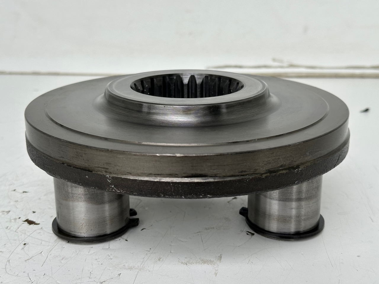 Liebherr Planetenträger ID-Nr.970559601. A900,A904,A913COMP,A914COMP,A914,A916COMP,A916,A918COMP,A918,A920,A922RAIL,A924RAIL,LH18,LH22,LH24,LH26,R900,R914 RAIL,R904,R914COMP,R918,R920,R922. #970559601 - Caja de cambios para Maquinaria de construcción: foto 5 Liebherr Planetenträger ID-Nr.970559601. A900,A904,A913COMP,A914COMP,A914,A916COMP,A916,A918COMP,A918,A920,A922RAIL,A924RAIL,LH18,LH22,LH24,LH26,R900,R914 RAIL,R904,R914COMP,R918,R920,R922. #970559601 - Caja de cambios para Maquinaria de construcción: foto 5